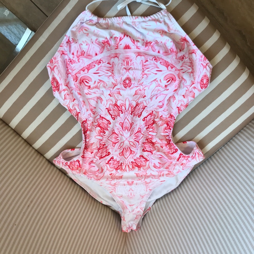 One piece highneck, cutout side swimsuit